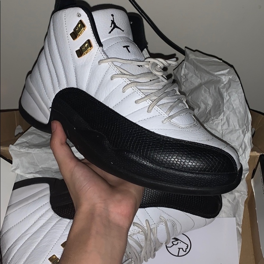 Jordan 12 taxi